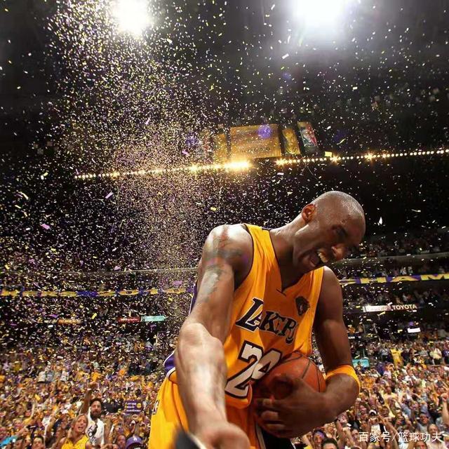 于职业足球 于职业足球