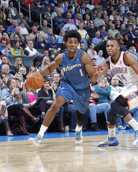 强侧手交接 强侧手交接