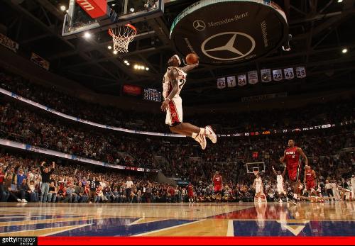 他在中距离 他在中距离